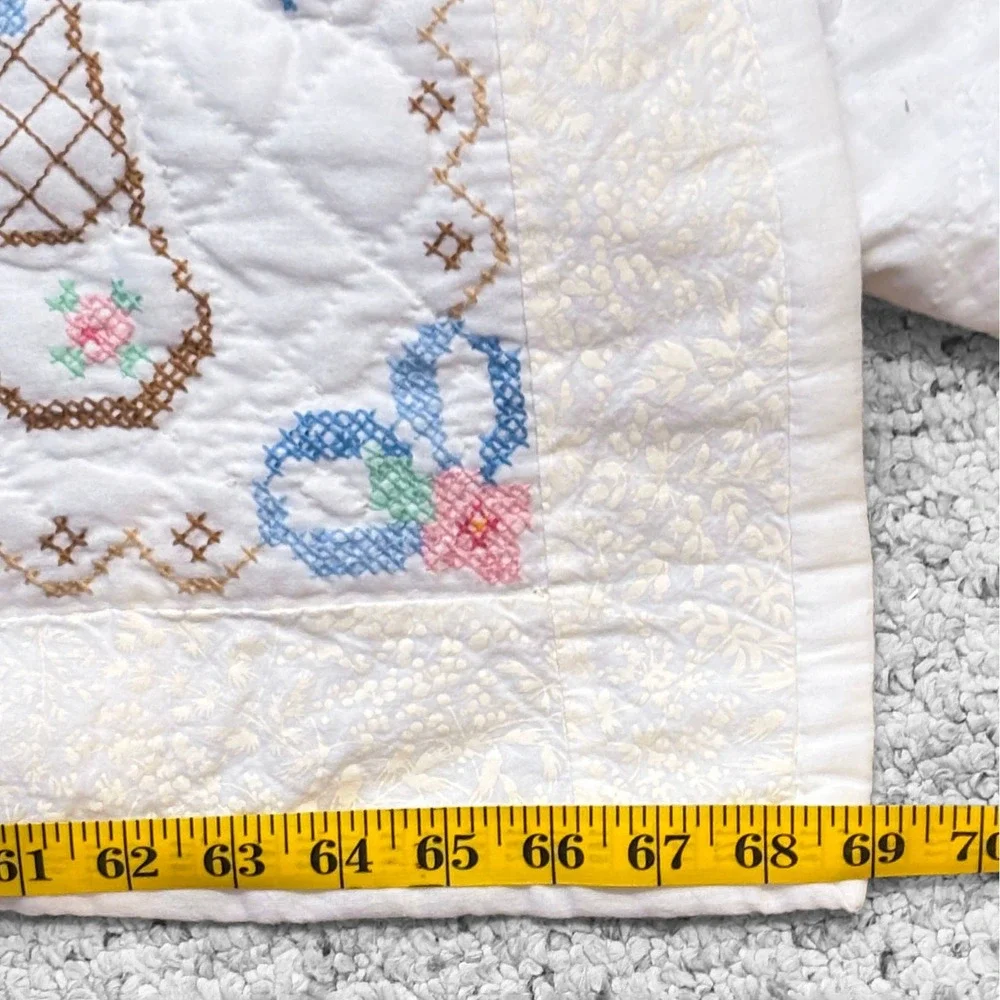 VTG Handmade‎ Quilted Cross Stitch Cottage Floral Fans 52